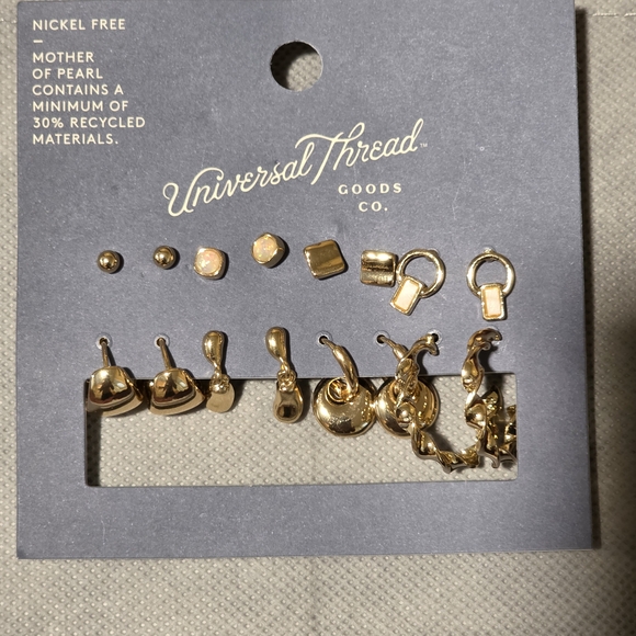 Universal Thread Gold Earring Collection - Picture 2 of 2